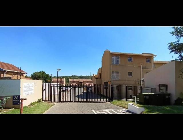 2 BEDROOM TOWNHOUSE FOR SALE IN NATURENA